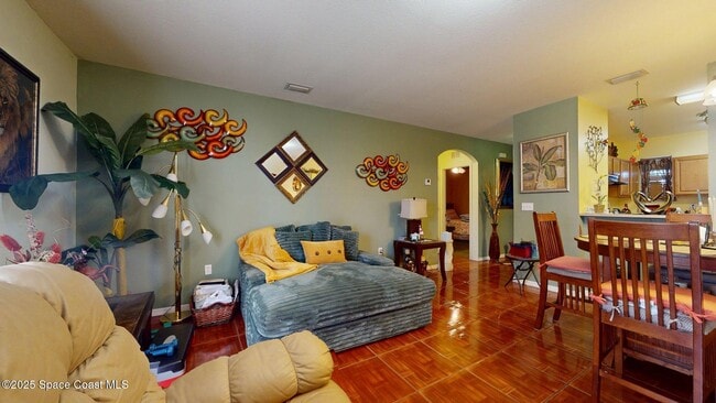 Building Photo - 824 Temple St