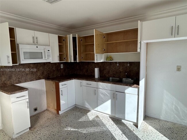 Building Photo - 442 E 29th St