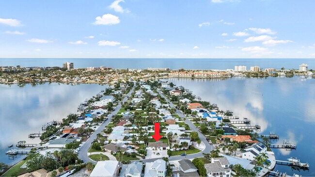Building Photo - 987 Boca Ciega Isle Dr
