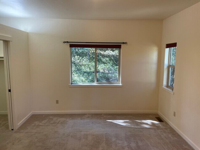 M.Bed - 714 State Park Rd