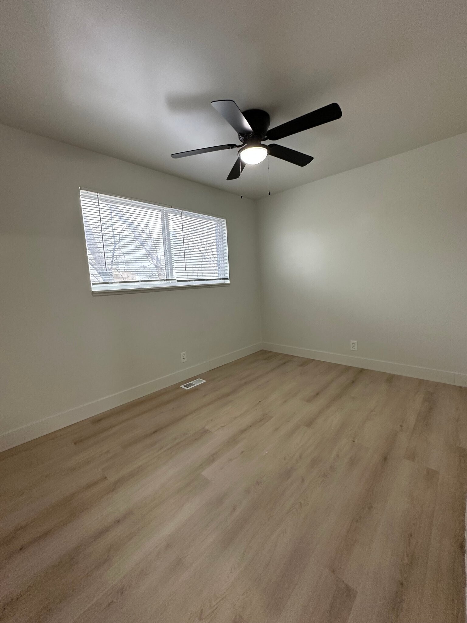 Building Photo - 1340 S 200 E