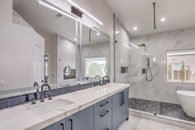 Building Photo - Luxury 5-Bedroom Home in Guard-Gated Community with 3-Car Garage