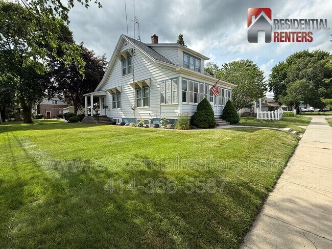 Building Photo - 1007 13th Ave
