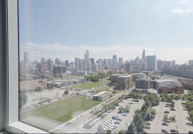 Building Photo - 1310 N Cleveland Ave