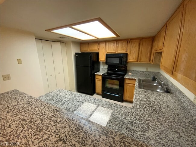 Building Photo - 3450 Erva St