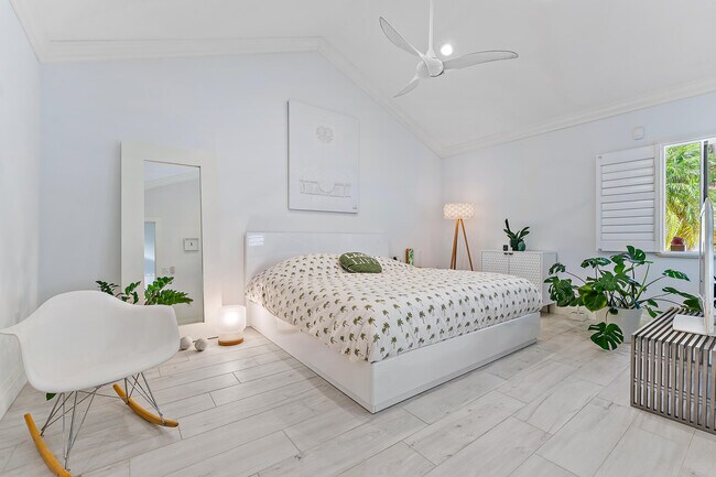 Building Photo - 125 Harbourside Cir