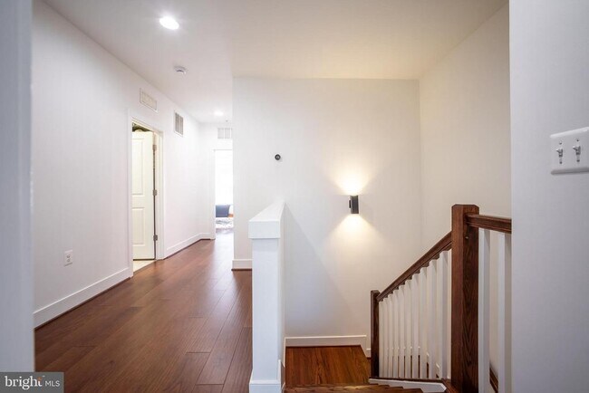 Building Photo - 2215 Richmond Hwy