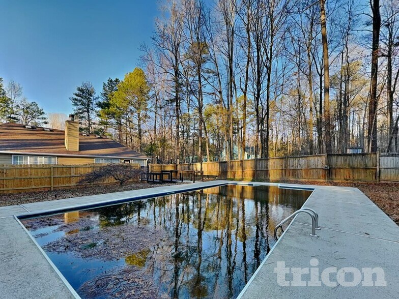 Building Photo - 2024 Atha Woods Dr