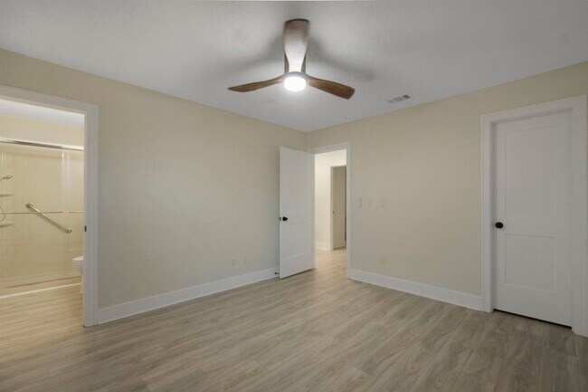 Building Photo - 209 Jasmine Rd