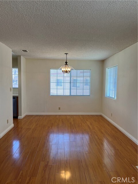 Building Photo - 3101 Plaza del Amo