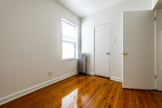 Bedroom - 8057-59 S Marshfield