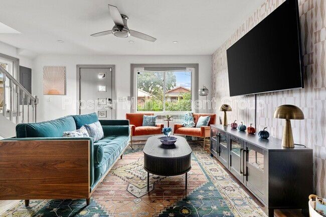 Building Photo - 201 Nassau St