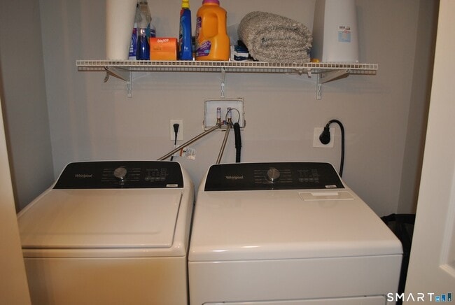 Building Photo - 3 Bostwick Pl