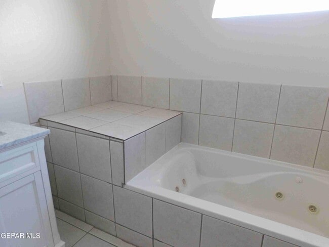 Building Photo - 12736 Tierra Sonora Dr