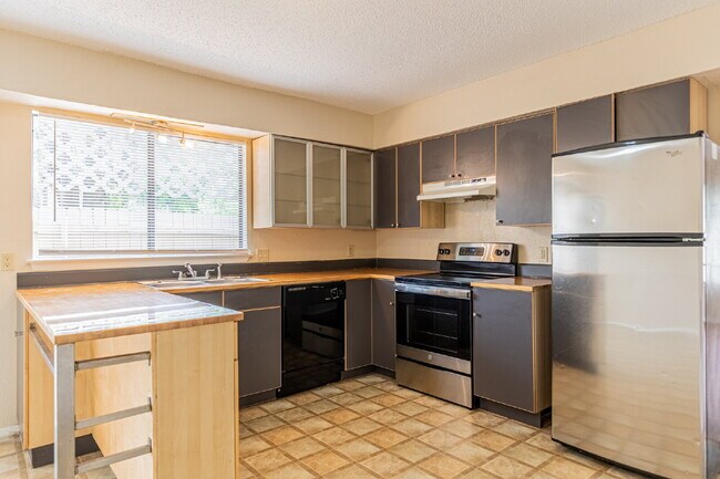 Building Photo - 9524 Quail Village Ln
