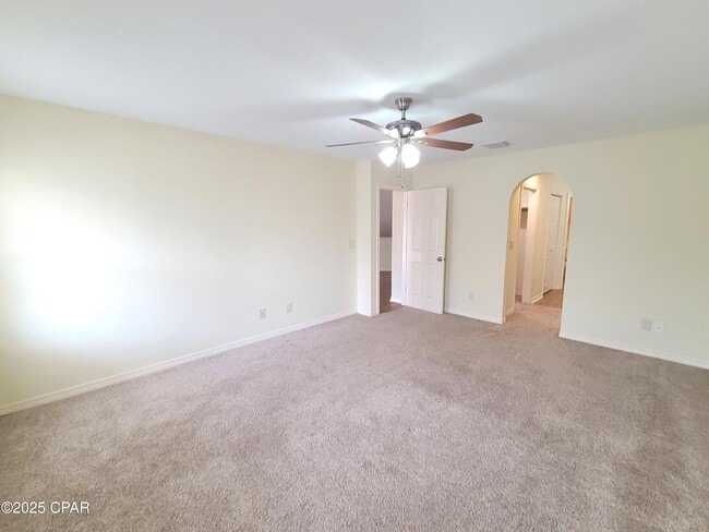 Building Photo - 3225 Azalea Cir