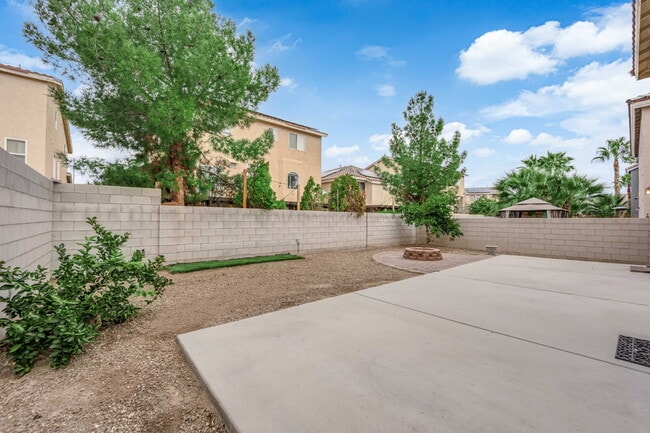 Building Photo - Beautiful 3 Bedroom Home!