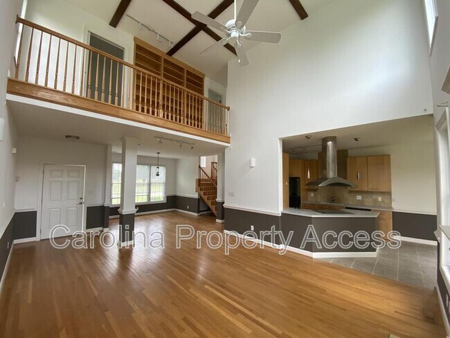 Building Photo - 1021 Rolling Farm Dr