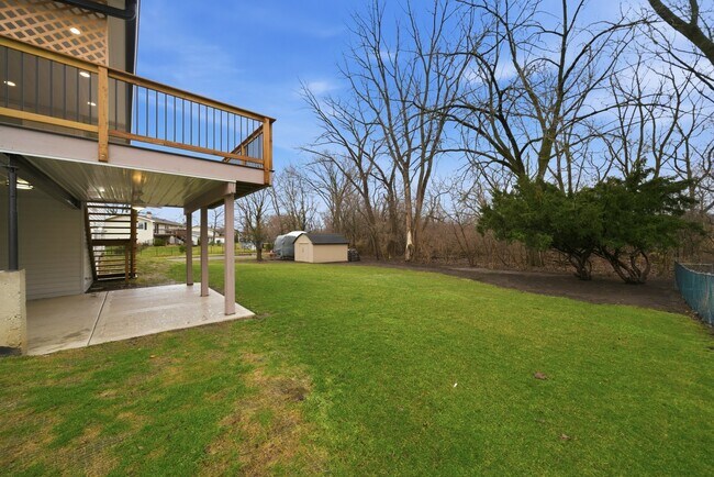 Building Photo - 2S245 Mayfield Ln