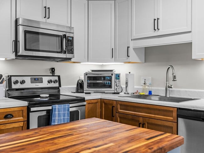 Building Photo - Bridlewood Subdivision!