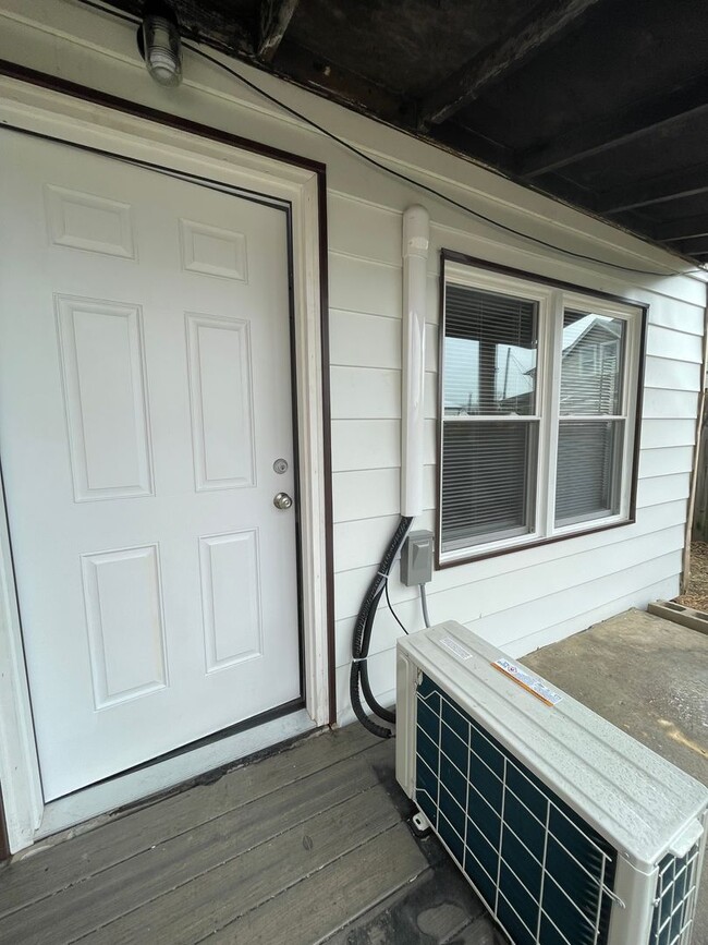 Building Photo - 2415 N 19th St