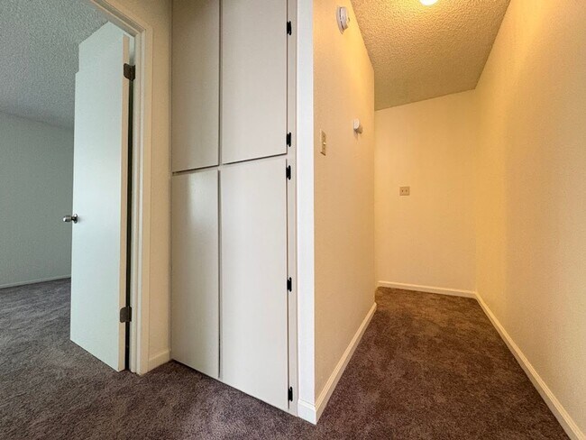 Building Photo - 276 Camellia Way