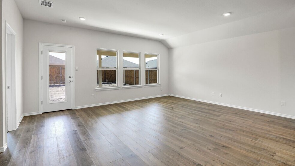 Building Photo - 220 Greenshade Ln
