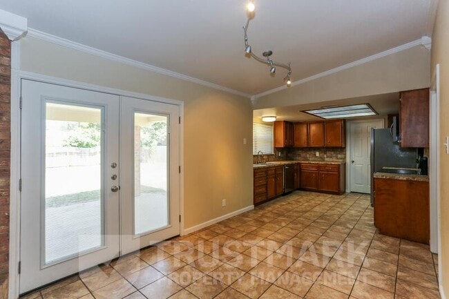 Building Photo - 2801 Reed Ln