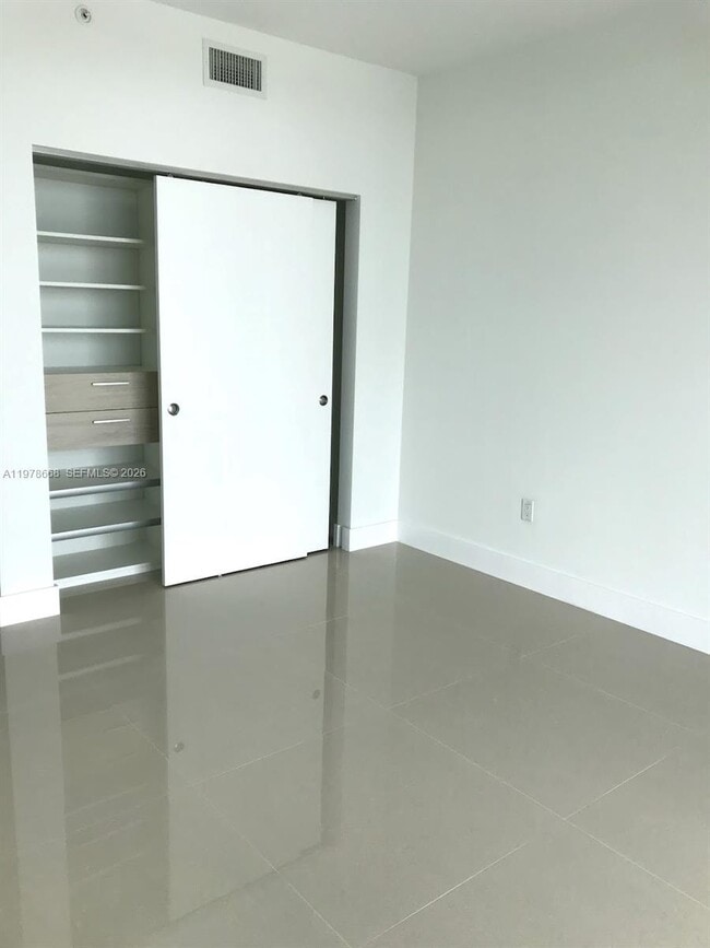 Building Photo - 17111 Biscayne Blvd