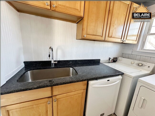 Building Photo - 107 2nd St