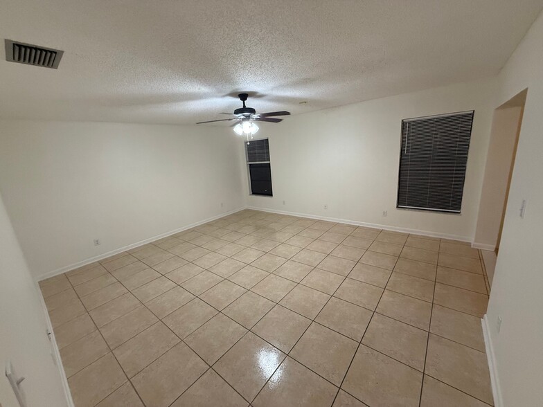 Building Photo - 4404 Rockcrest Cir