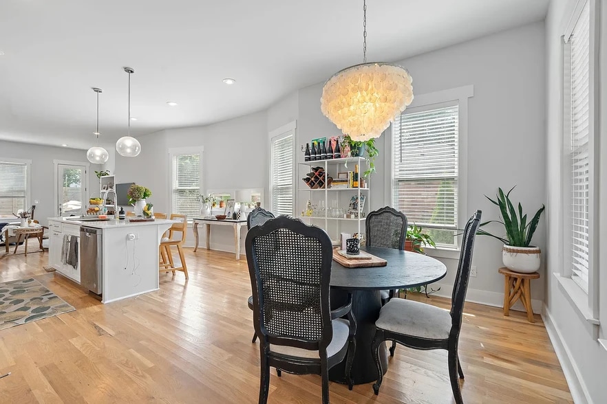 Dining - 1112A McGavock Pike