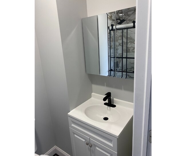 Building Photo - 210 N Mount St