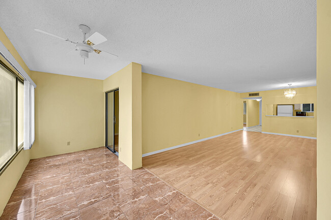 Building Photo - 3154 Via Poinciana