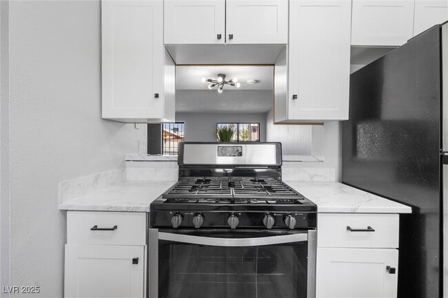 Building Photo - 6442 Ironbark Ln