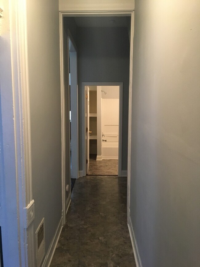 Building Photo - 2710 Armand Pl