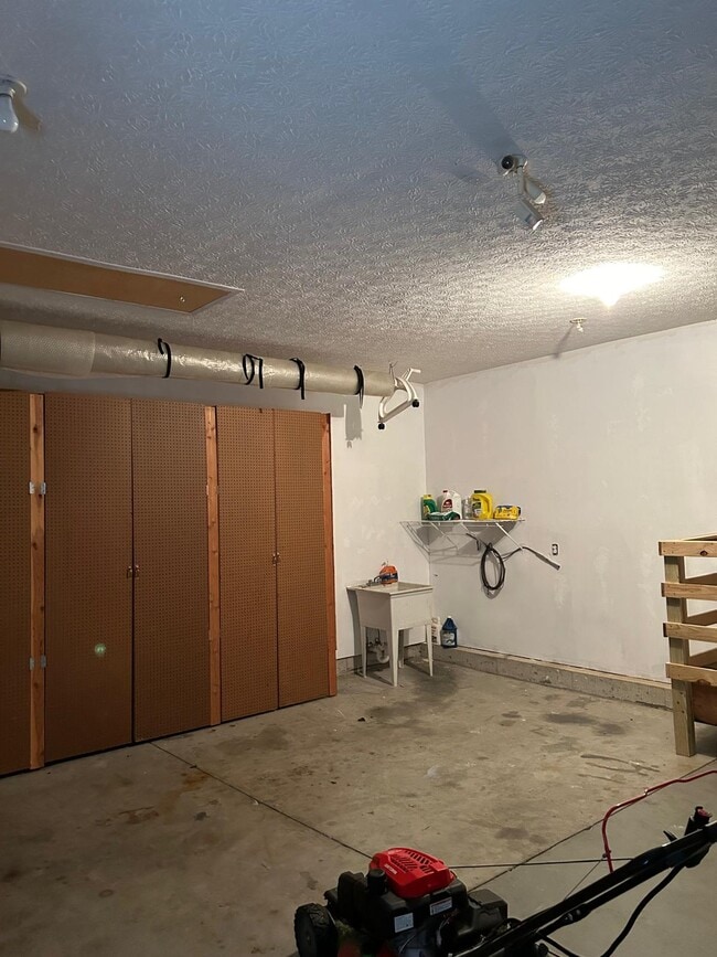 Building Photo - 11305 Ashbrooke Gardens Dr