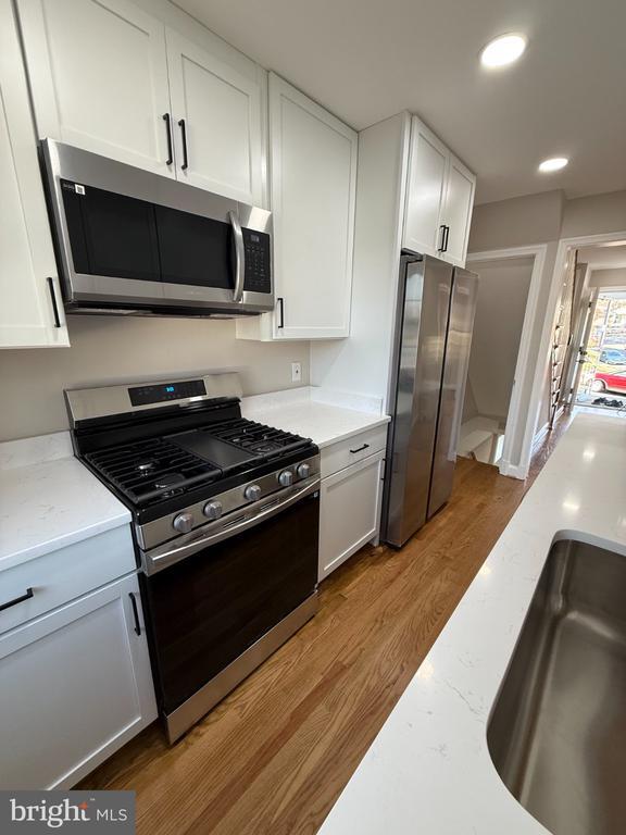 Building Photo - 1608 13th Rd S