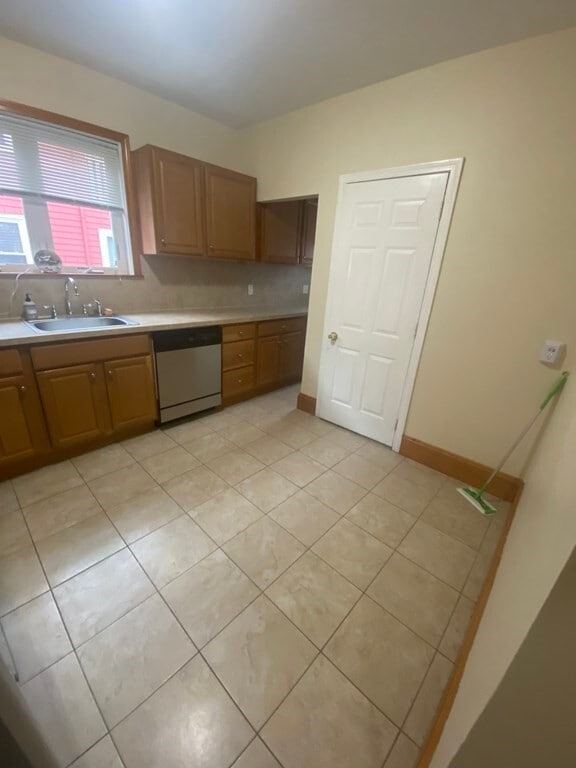 Primary Photo - 30 Lorette St