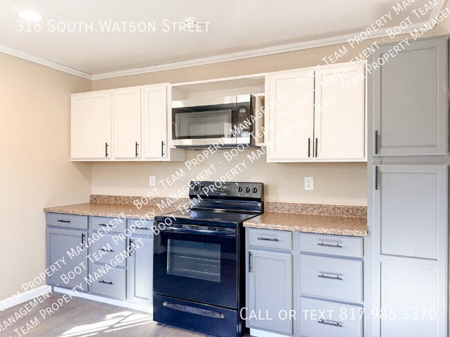 Building Photo - 316 S Watson St