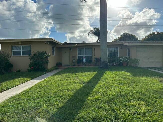 Building Photo - 1091 SW 51st Ave