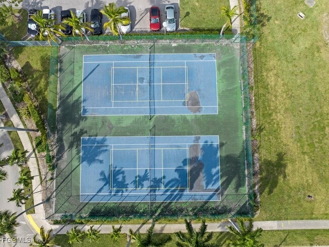 Building Photo - 3000 Oasis Grand Blvd