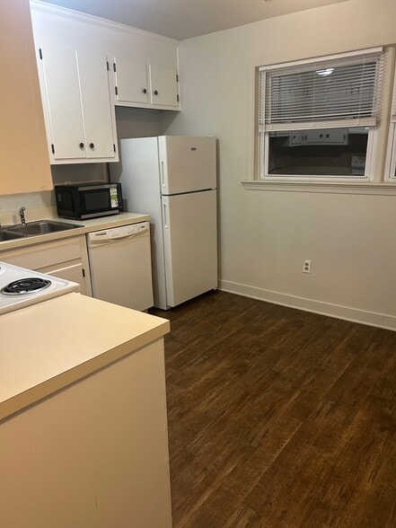 Building Photo - 135 Hatton Ln