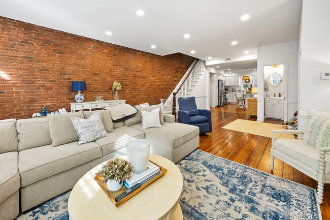 Building Photo - 2207 Lombard St