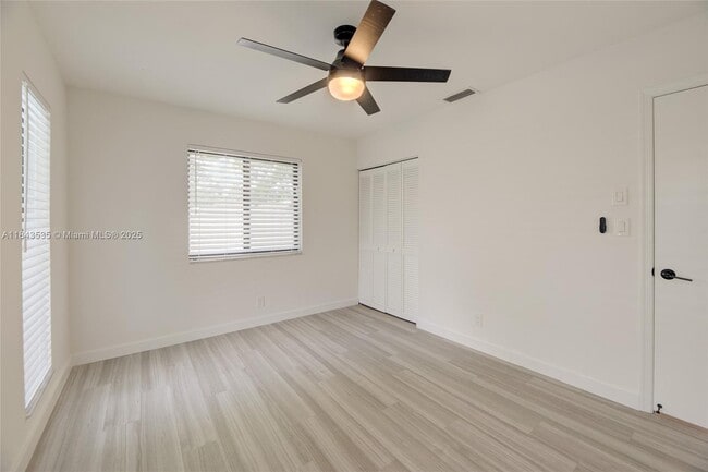 Building Photo - 21553 Chipmunk Ln