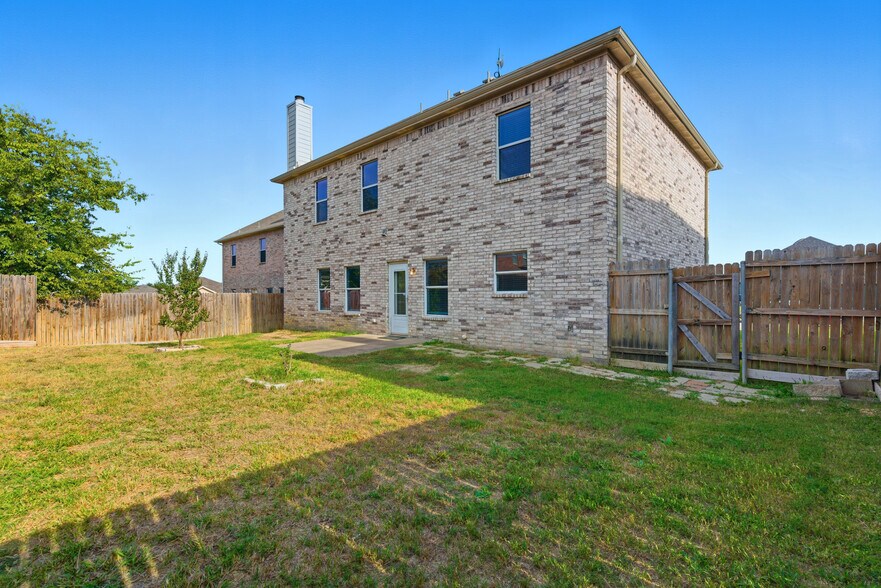 Building Photo - 12404 Pinestraw Rd