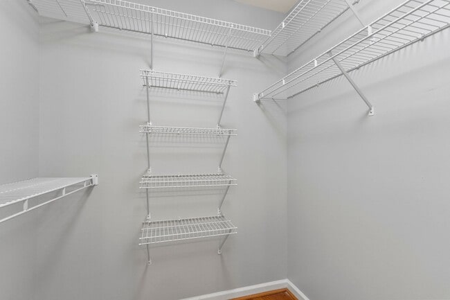 Building Photo - 2013 Fox Ridge Rd