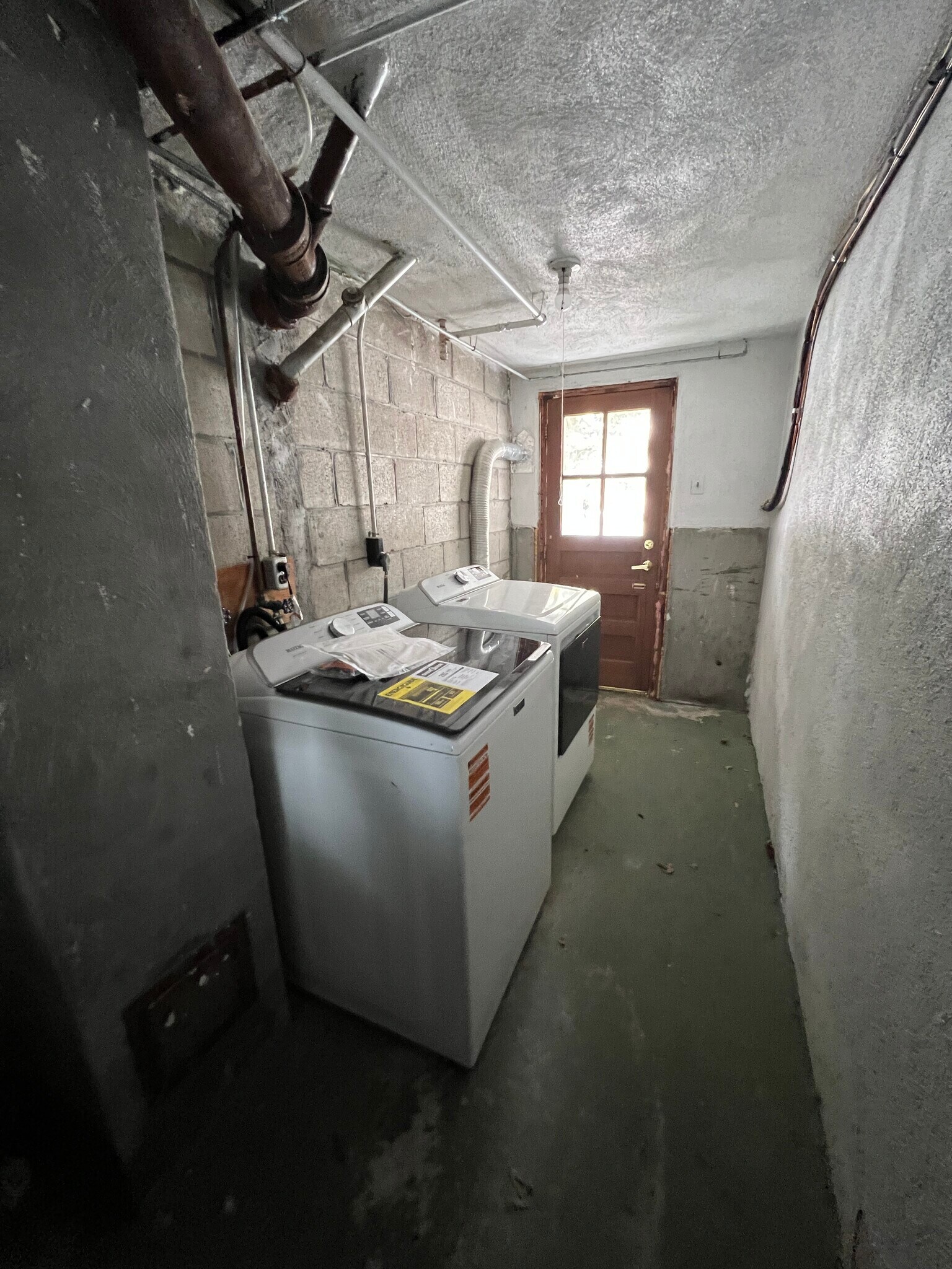 Building Photo - 36 Hill Rd