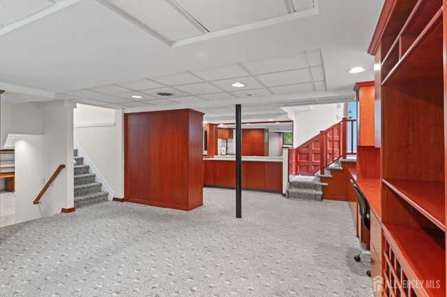 Building Photo - 130 Sayre Dr