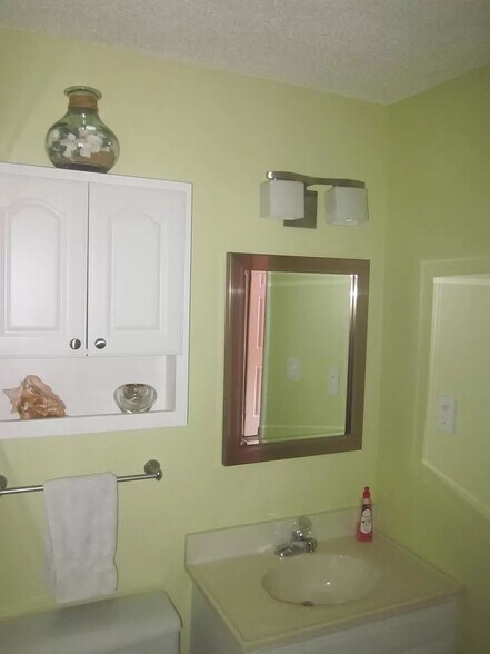 Building Photo - 175 Mill Pond Rd